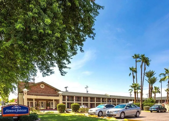 Howard Johnson By Wyndham Old Town Hotel
