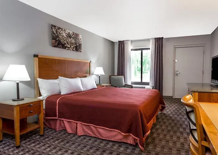 Howard Johnson By Wyndham Old Town Hotel Scottsdale