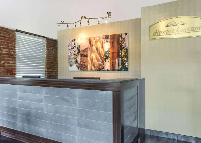 Howard Johnson By Wyndham Old Town Scottsdale