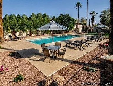 Howard Johnson By Wyndham Old Town Hotel 2*