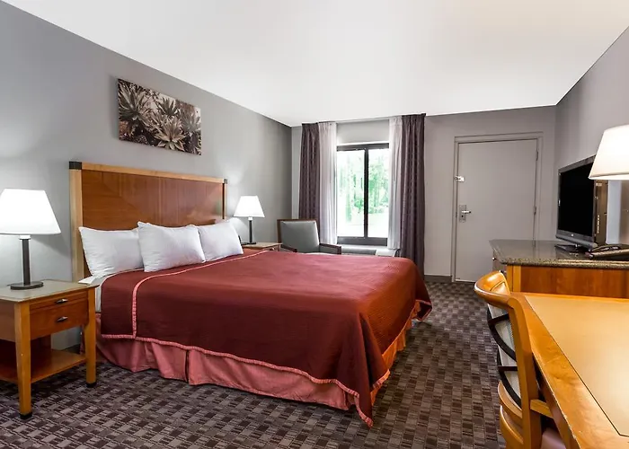 Howard Johnson By Wyndham Old Town 2*