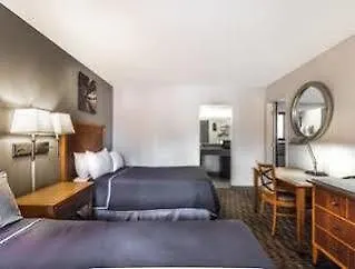 Howard Johnson By Wyndham Old Town Hotel Scottsdale